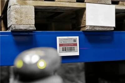 Jak elektroniczne etykiety na półki poprawiają wydajność magazynu