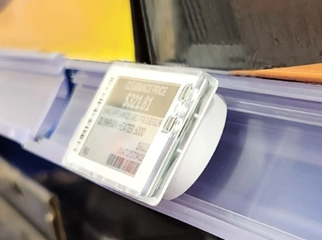 Jak zainstalować elektroniczne etykiety na półki?